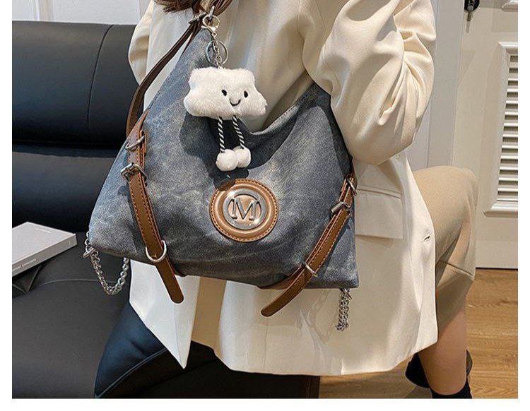 /public/uploads/photos/shares/Suzy bags/IMG_3627.jpeg